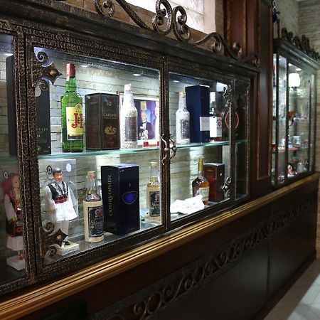 Hotel Villa Tafaj Tiranë Ngoại thất bức ảnh