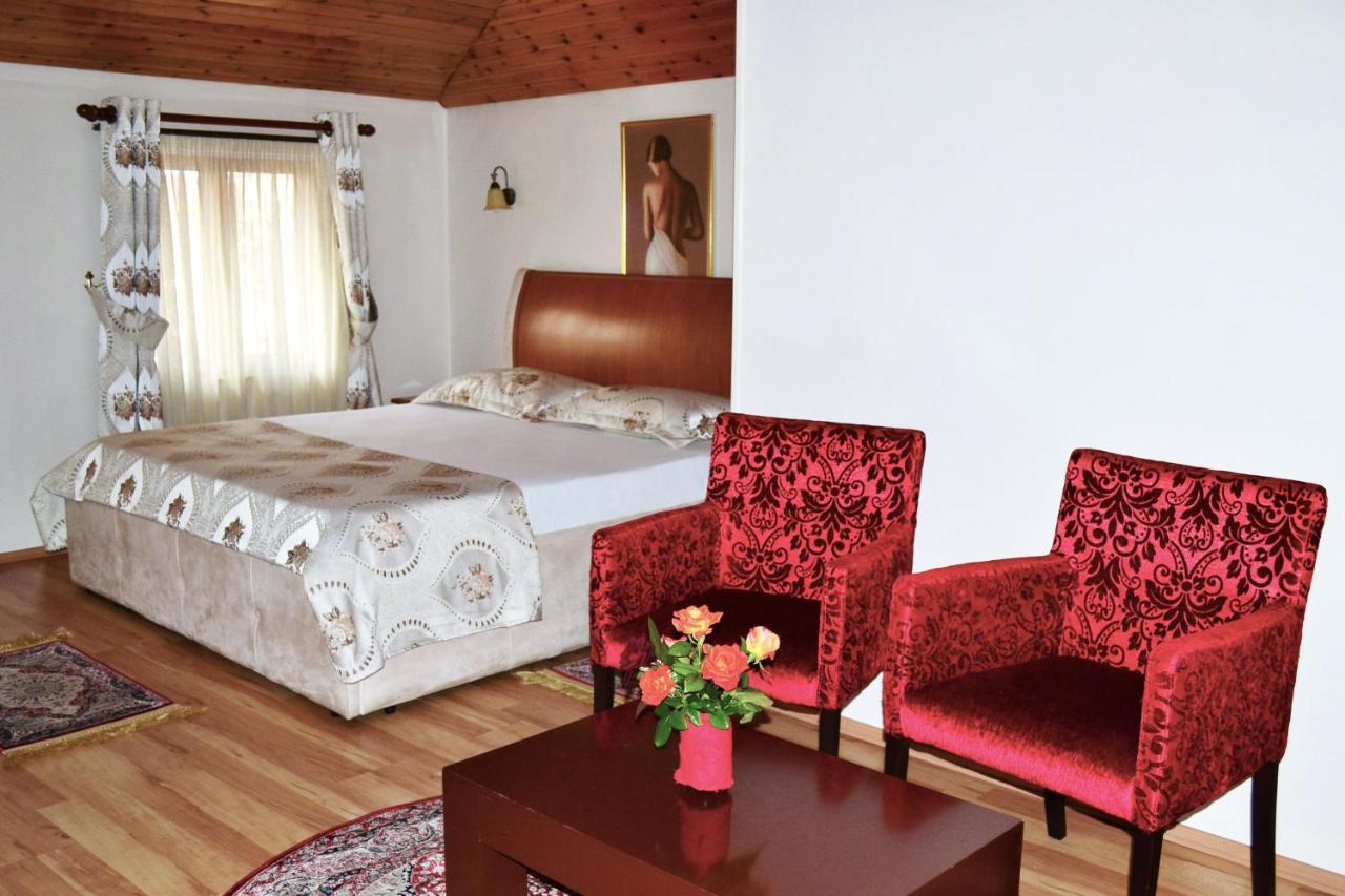 Hotel Villa Tafaj Tiranë Ngoại thất bức ảnh