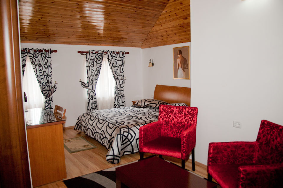 Hotel Villa Tafaj Tiranë Ngoại thất bức ảnh