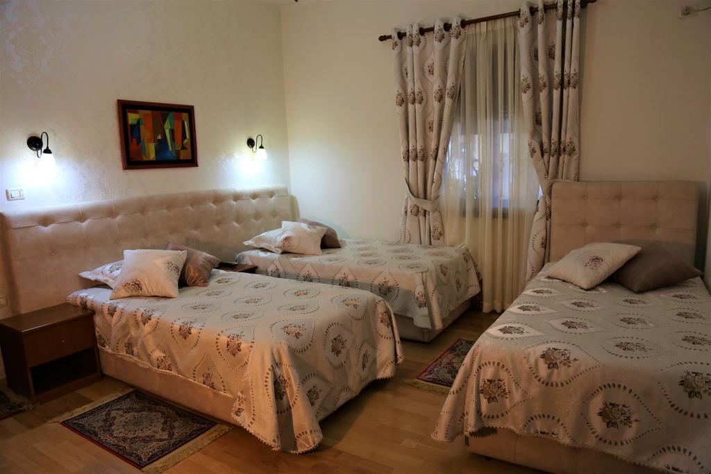 Hotel Villa Tafaj Tiranë Ngoại thất bức ảnh