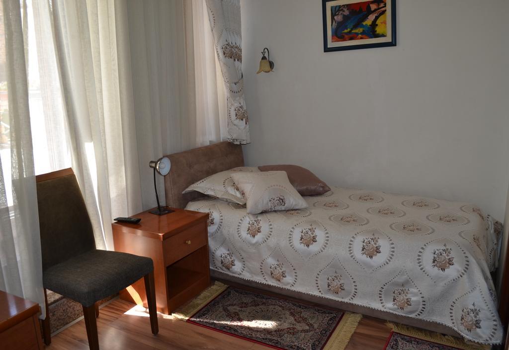 Hotel Villa Tafaj Tiranë Ngoại thất bức ảnh