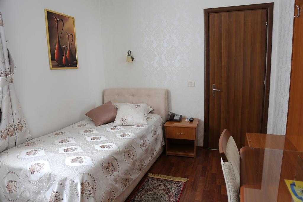Hotel Villa Tafaj Tiranë Ngoại thất bức ảnh