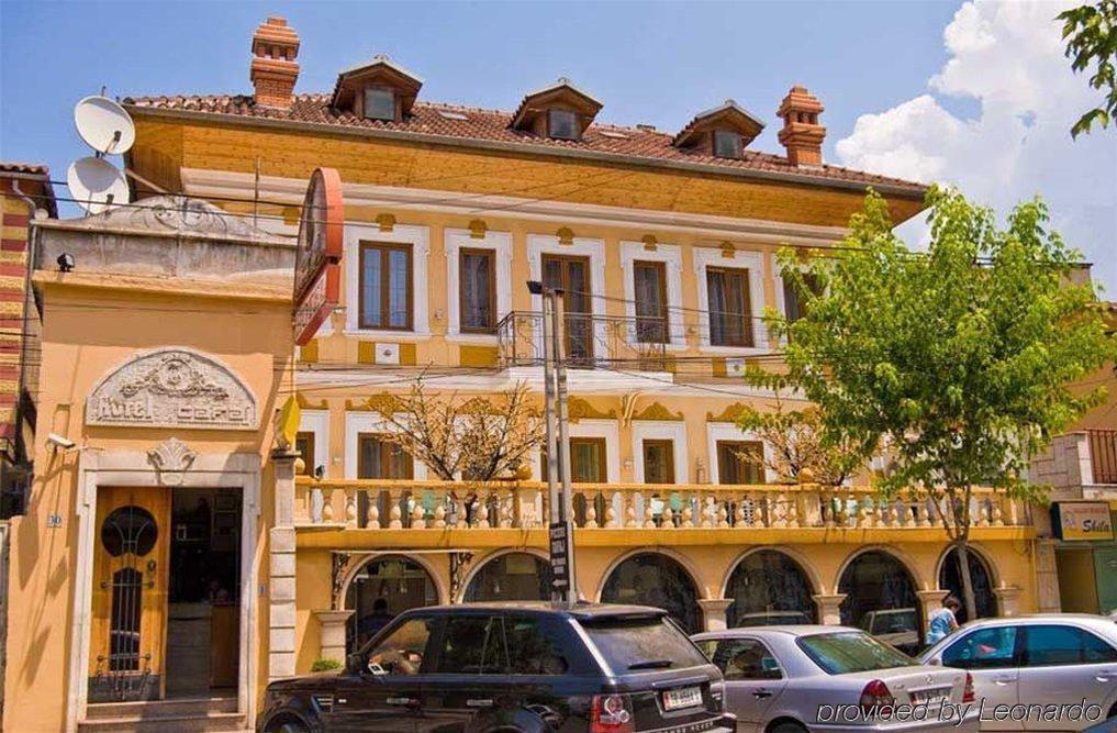 Hotel Villa Tafaj Tiranë Ngoại thất bức ảnh