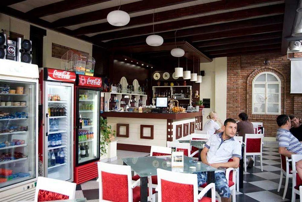 Hotel Villa Tafaj Tiranë Ngoại thất bức ảnh