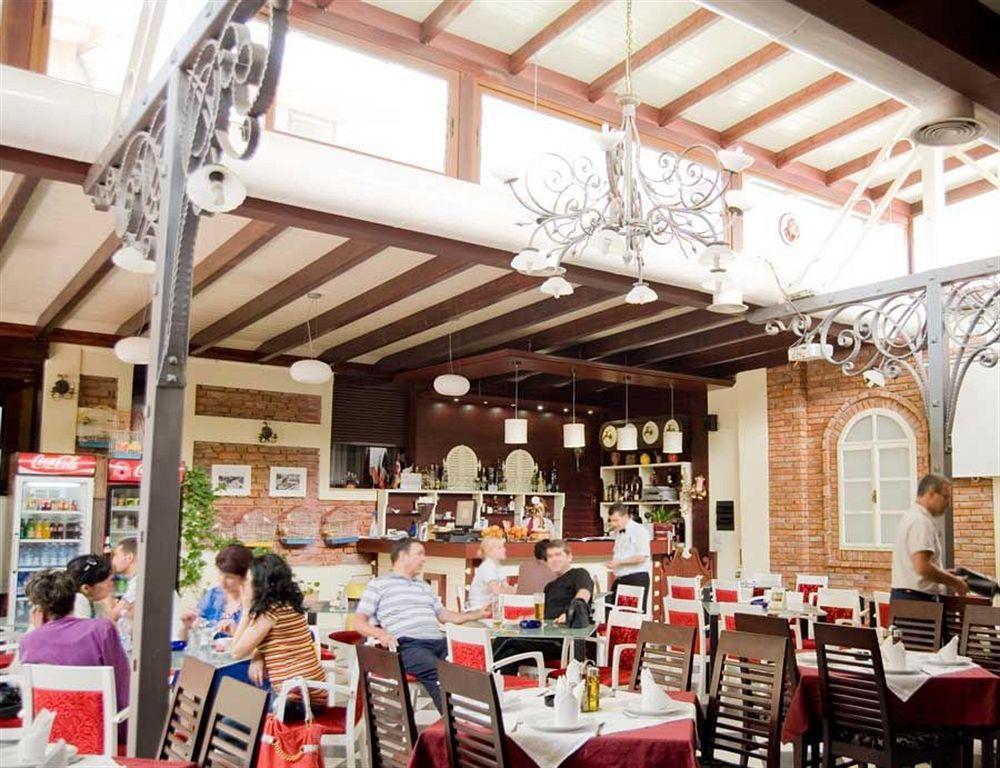 Hotel Villa Tafaj Tiranë Ngoại thất bức ảnh