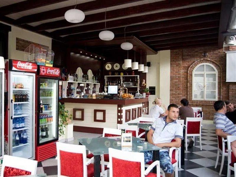 Hotel Villa Tafaj Tiranë Ngoại thất bức ảnh
