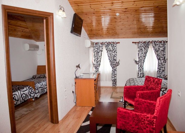 Hotel Villa Tafaj Tiranë Ngoại thất bức ảnh
